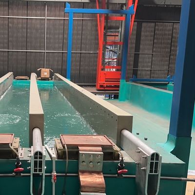 Buen precio Línea de producción semiautomática de anodización de 3000T / M 8-12μm En línea