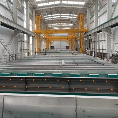 Buen precio Contenedor interior Tamaño 8000*ancho*3500 Línea de anodizado semiautomática en línea