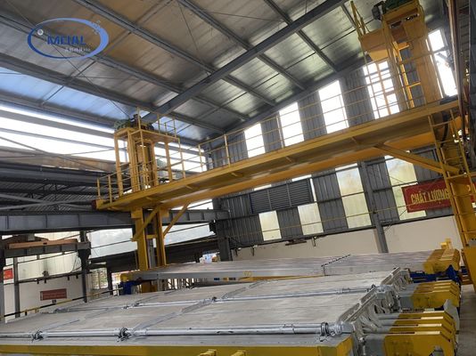 Buen precio Línea de anodizado de tratamiento de superficie de perfiles de aluminio de 12000T/año en línea
