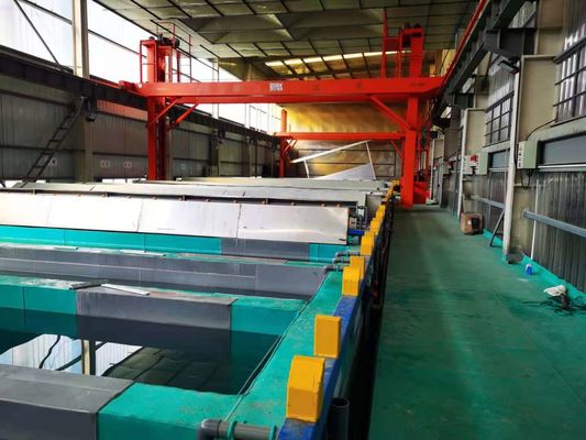Buen precio Línea Semiautomática de Anodizado Duro de 80 Toneladas/Mes para Piezas de Aluminio Anodizado Negro En línea