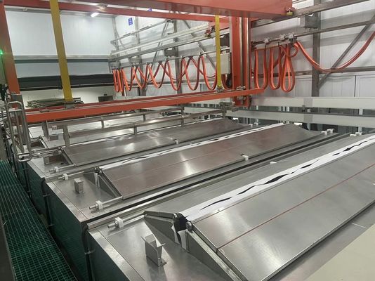 Buen precio Línea de producción automática de anodizado de 800-1500 toneladas/mes para monturas de gafas de aluminio con anodizado de ácido sulfúrico tipo II y sellado sin níquel En línea