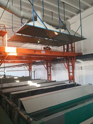 Buen precio Línea de anodizado vertical semiautomática de capacidad 2000T/M para acabado de la superficie del perfil de aluminio personalizable En línea