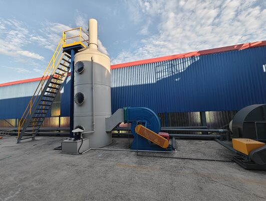 Buen precio Línea de anodizado inteligente con 750T / mes de salida, 6500mm de longitud máxima del perfil y 8-12μm de espesor de película en línea