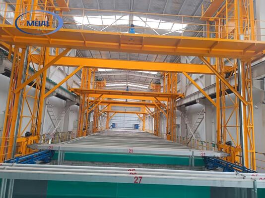 Buen precio Línea de anodizado de aluminio en forma de U de 2000 toneladas/mes para perfiles de alta gama para puertas, ventanas y muros cortina arquitectónicos En línea