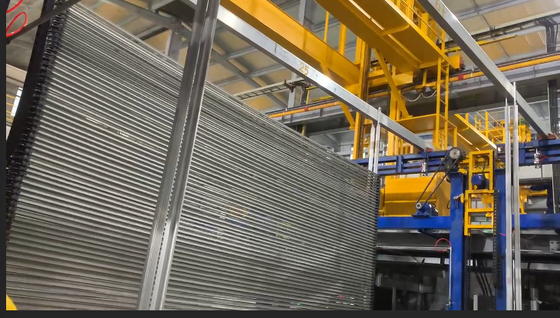 Buen precio 500~1200 T/M Línea automática de anodización de aluminio con resistencia a la corrosión estable y acabado de color consistente En línea