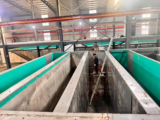 Buen precio 2800 Tons/Month Vertical Anodizing Line for Cosmetic Caps and Bottle Bodies Automatic Anodizing Production Line En línea